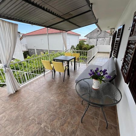 Apartmani Ana Juricev Vodice Exteriör bild