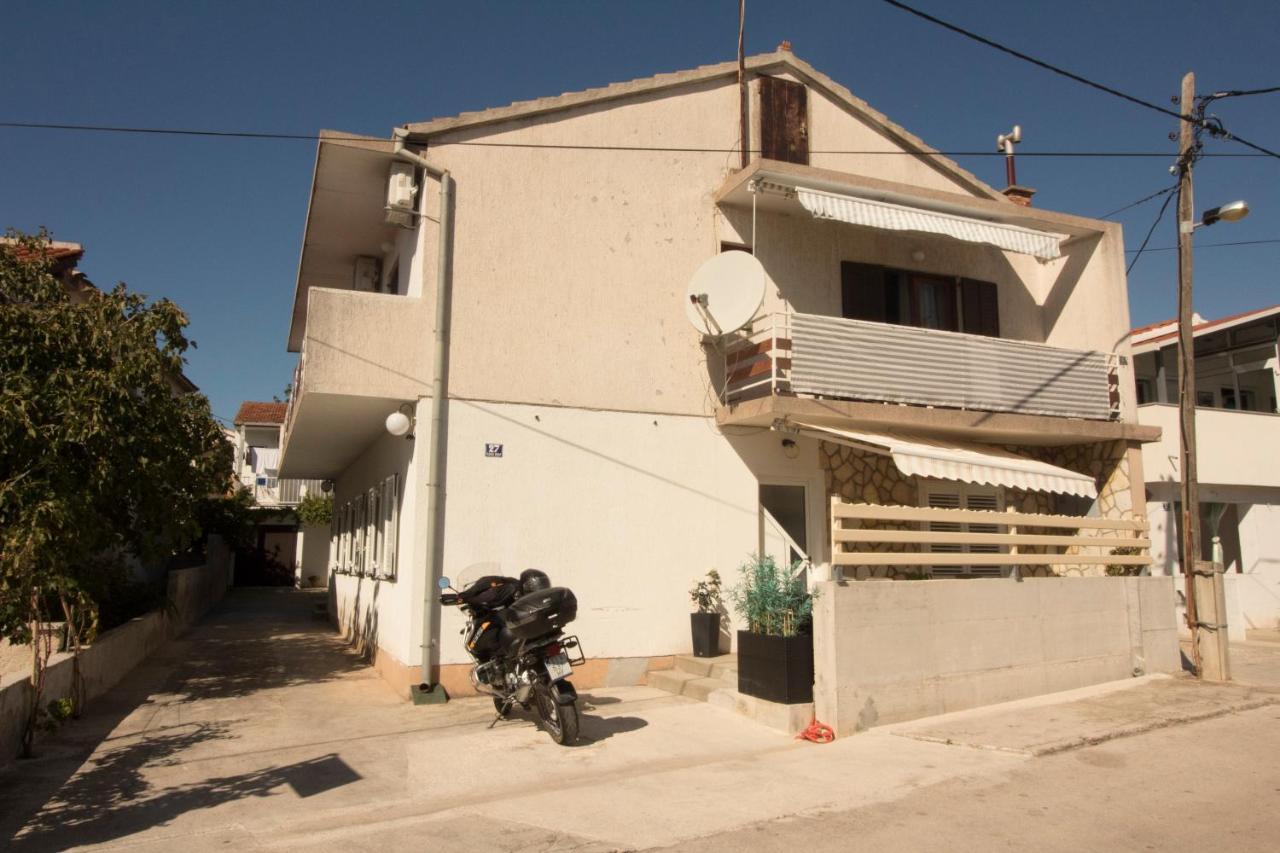 Apartmani Ana Juricev Vodice Exteriör bild