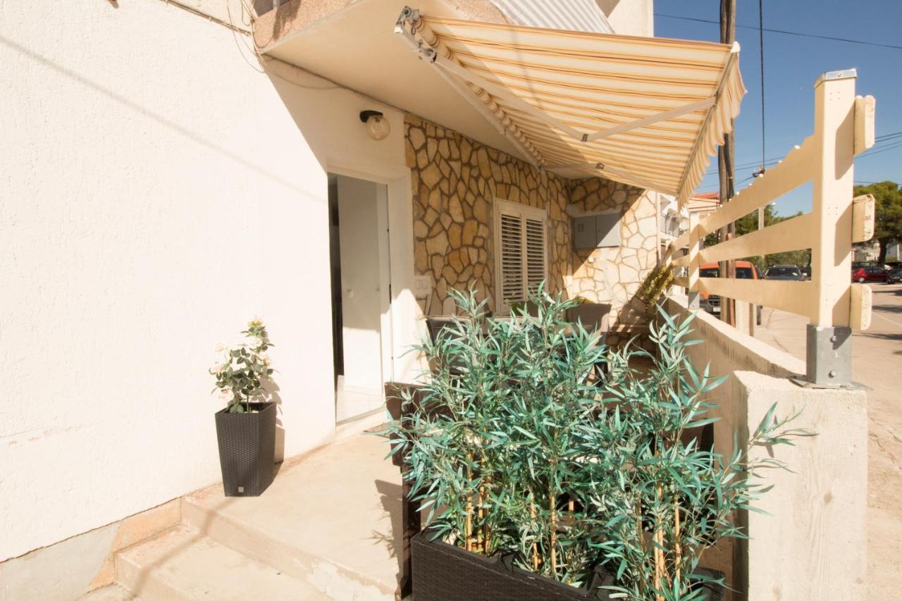 Apartmani Ana Juricev Vodice Exteriör bild
