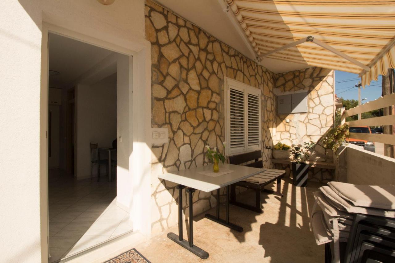 Apartmani Ana Juricev Vodice Exteriör bild