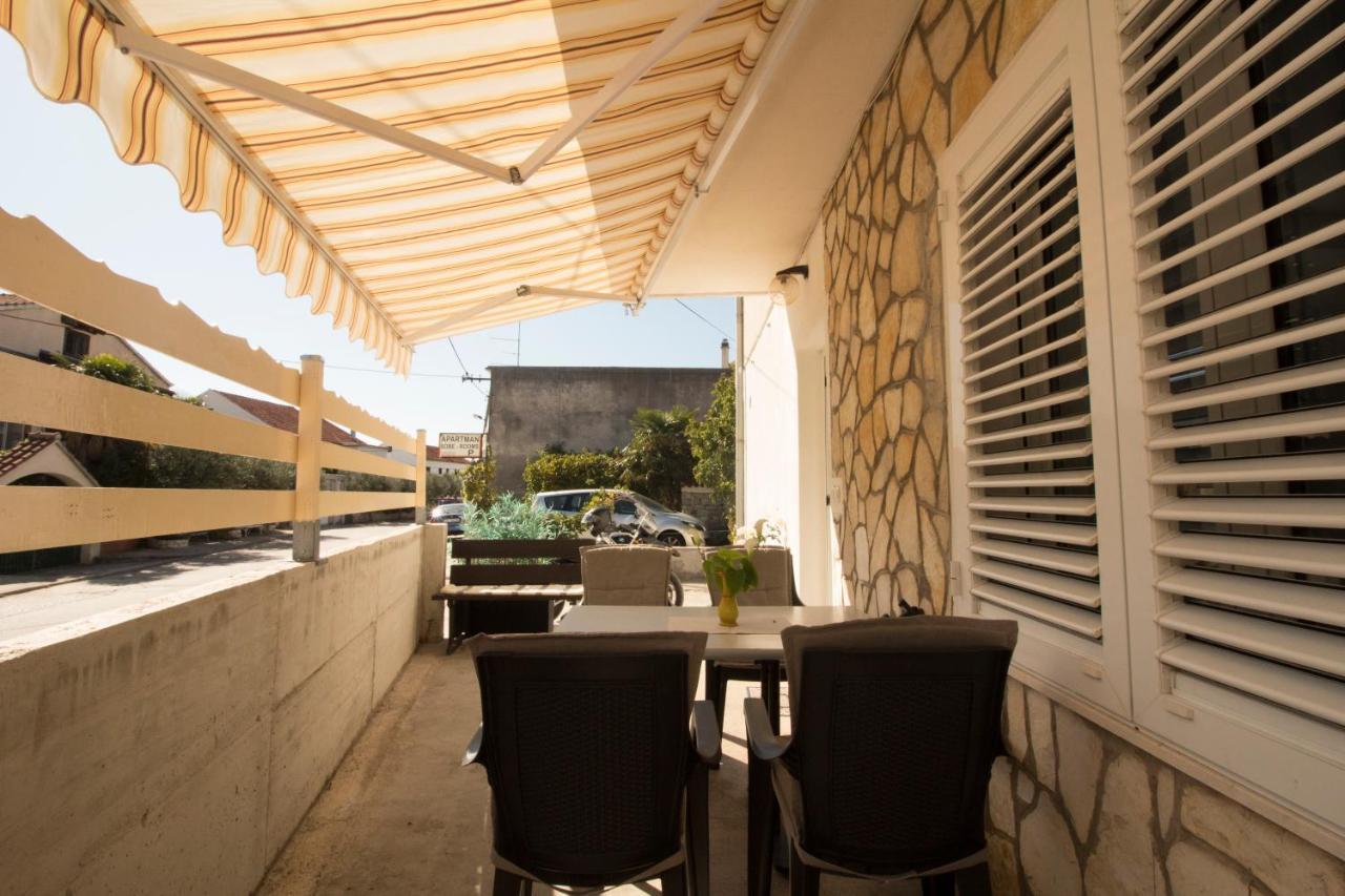 Apartmani Ana Juricev Vodice Exteriör bild