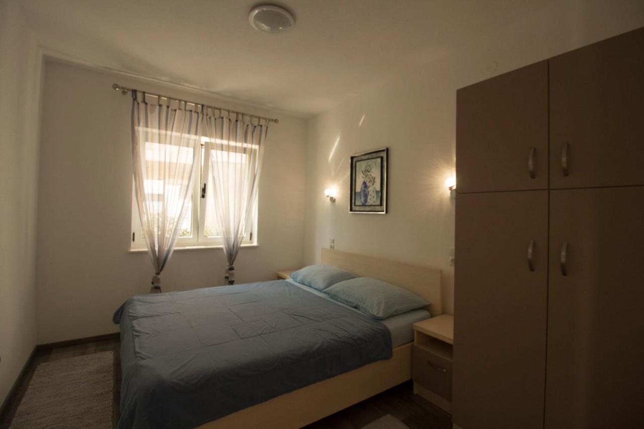 Apartmani Ana Juricev Vodice Exteriör bild