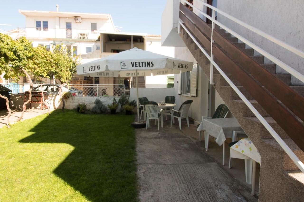 Apartmani Ana Juricev Vodice Exteriör bild