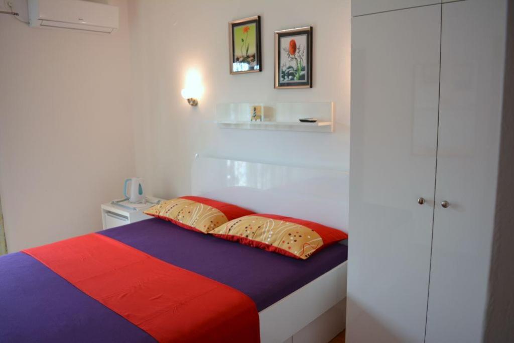 Apartmani Ana Juricev Vodice Exteriör bild