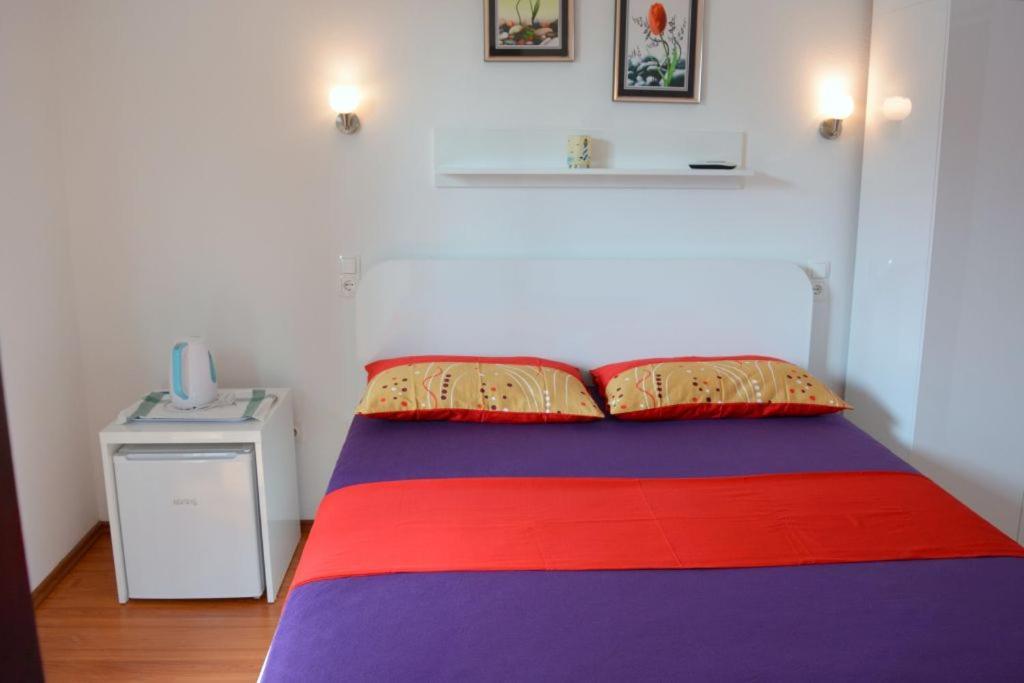Apartmani Ana Juricev Vodice Exteriör bild