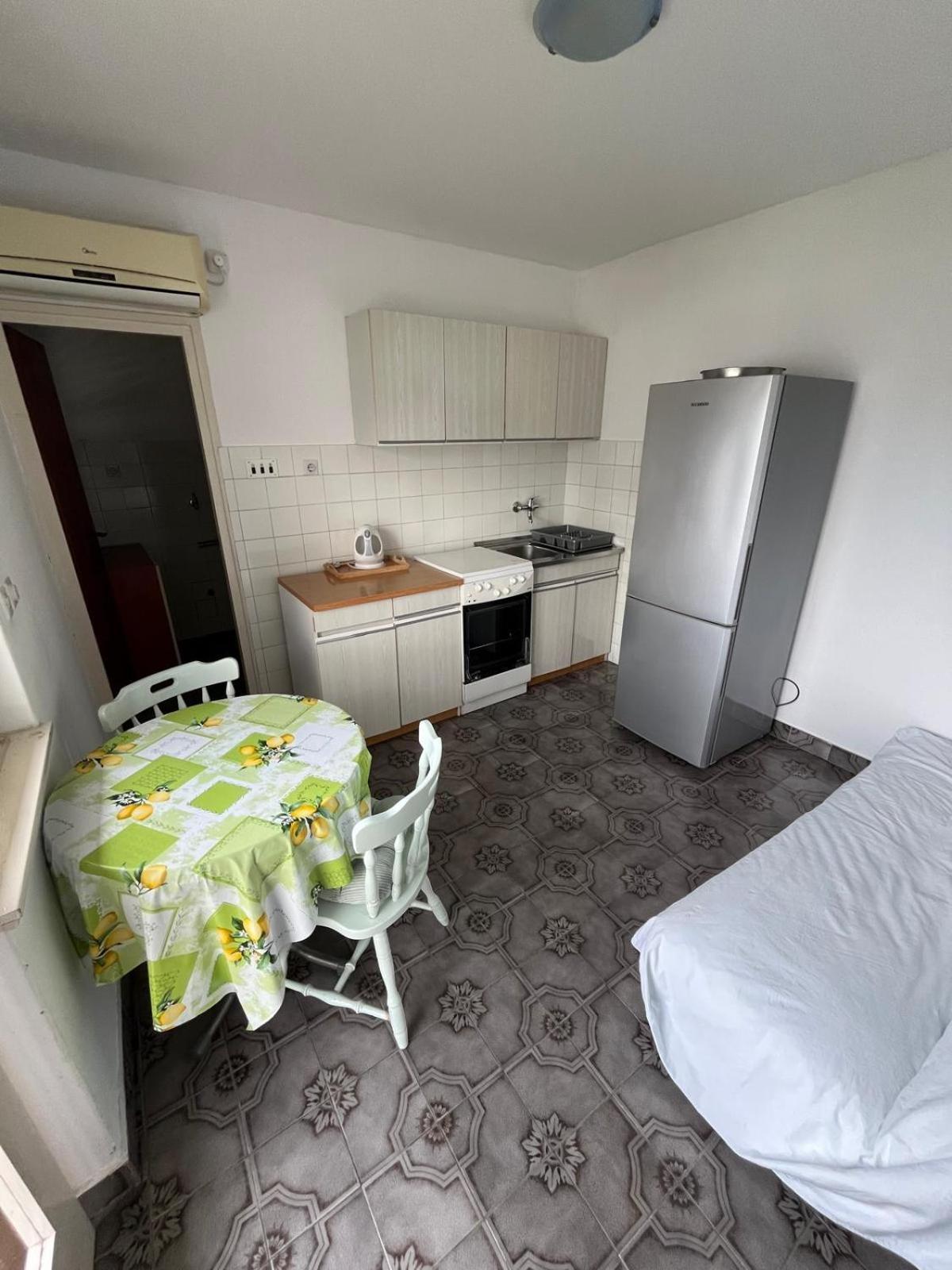 Apartmani Ana Juricev Vodice Exteriör bild