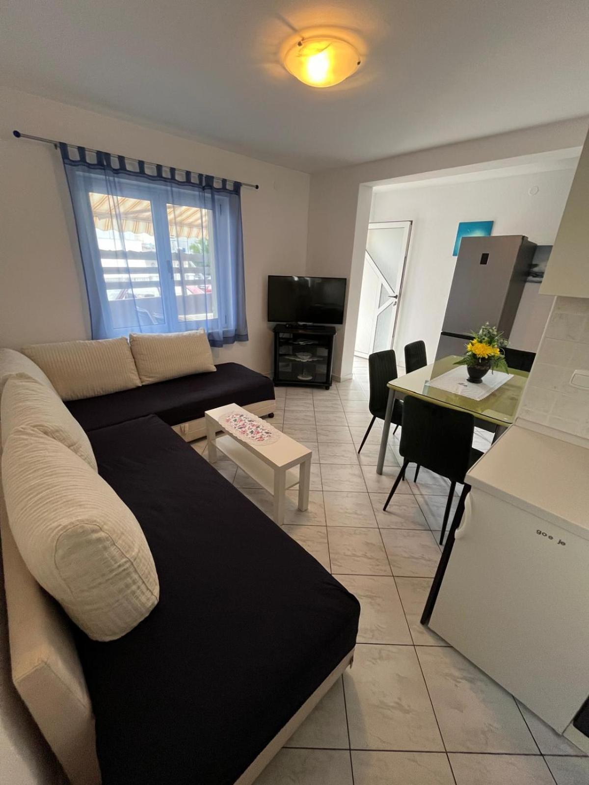 Apartmani Ana Juricev Vodice Exteriör bild