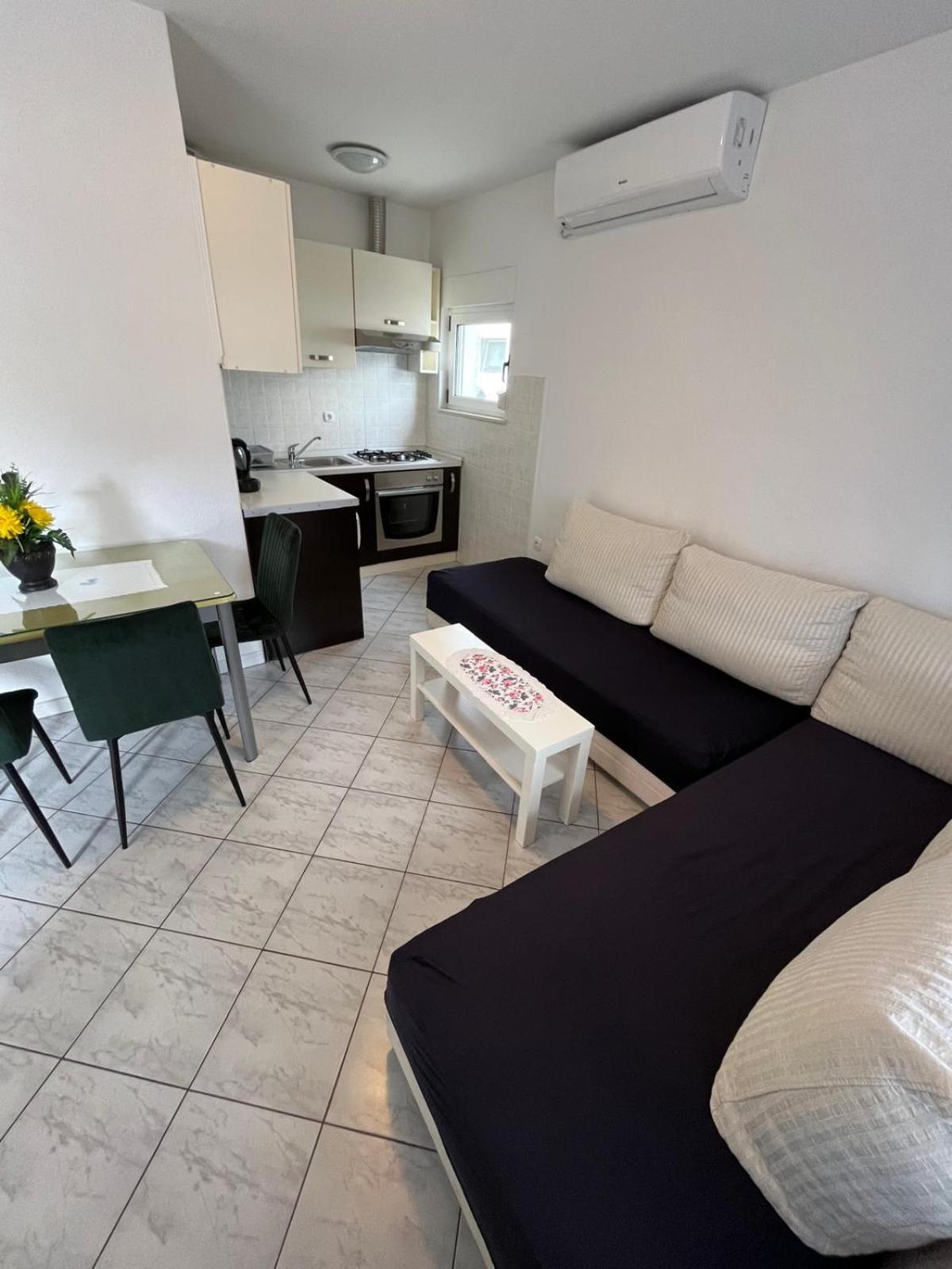 Apartmani Ana Juricev Vodice Exteriör bild