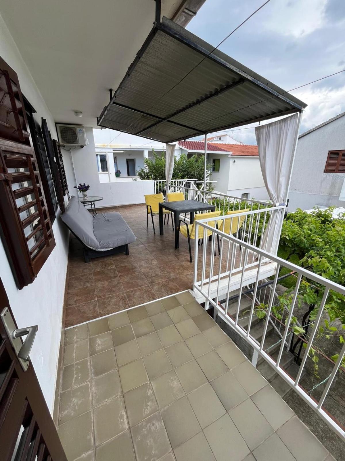 Apartmani Ana Juricev Vodice Exteriör bild