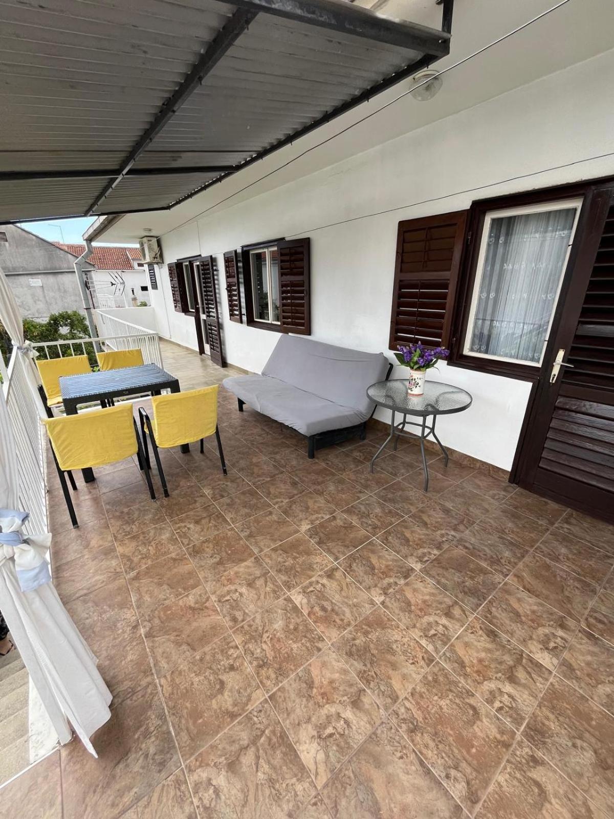 Apartmani Ana Juricev Vodice Exteriör bild