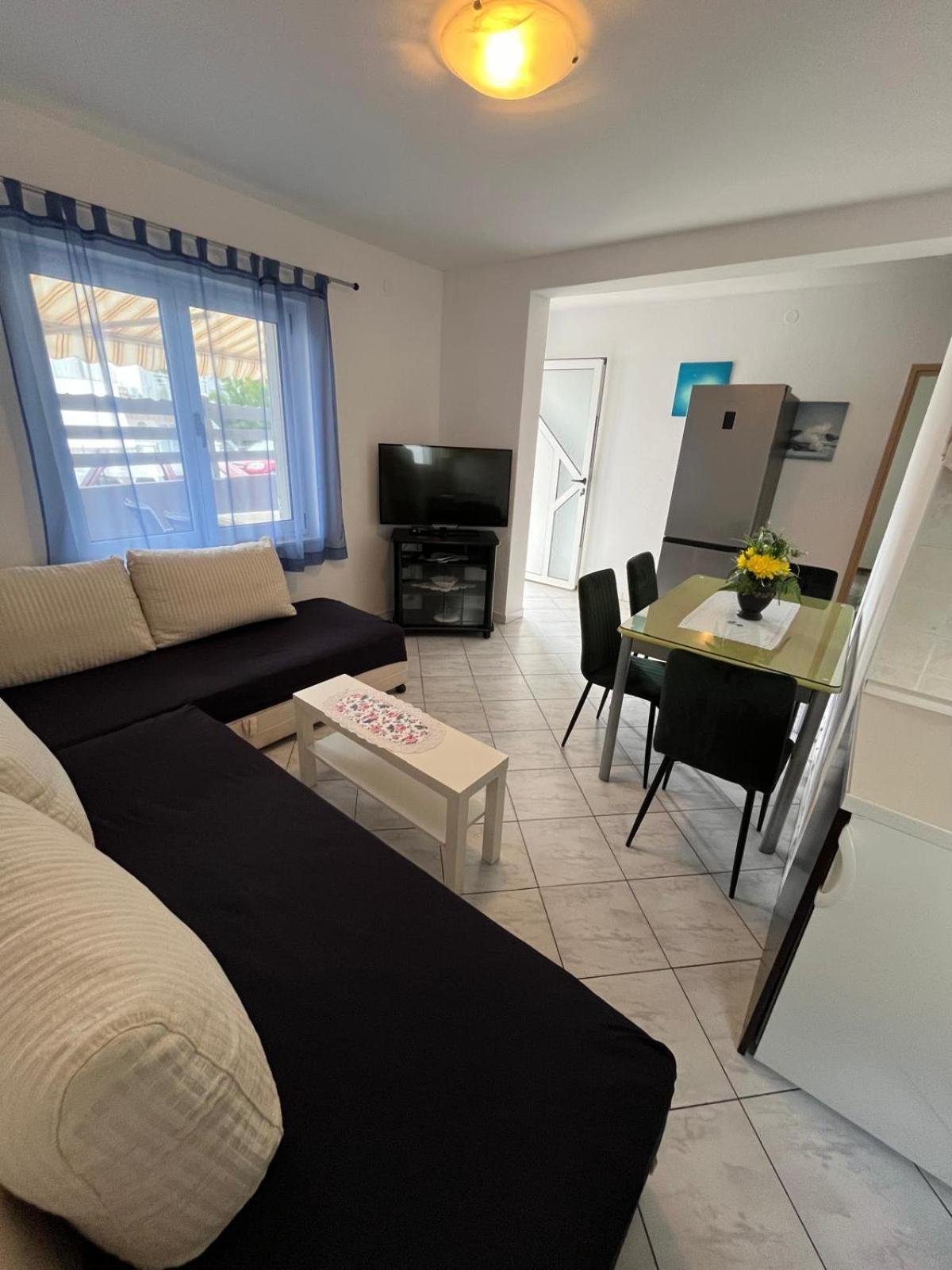 Apartmani Ana Juricev Vodice Exteriör bild