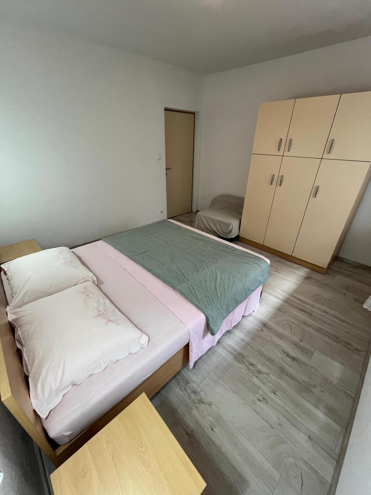 Apartmani Ana Juricev Vodice Exteriör bild