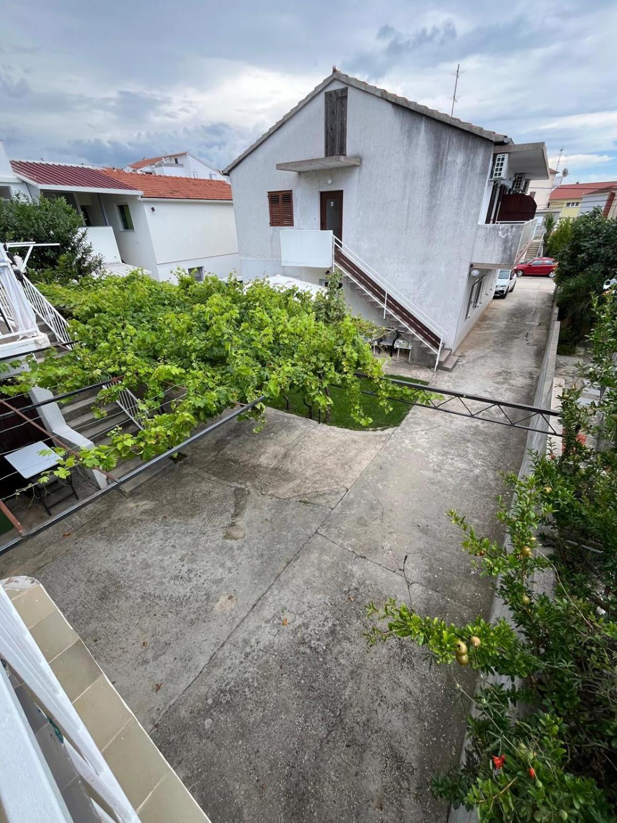 Apartmani Ana Juricev Vodice Exteriör bild