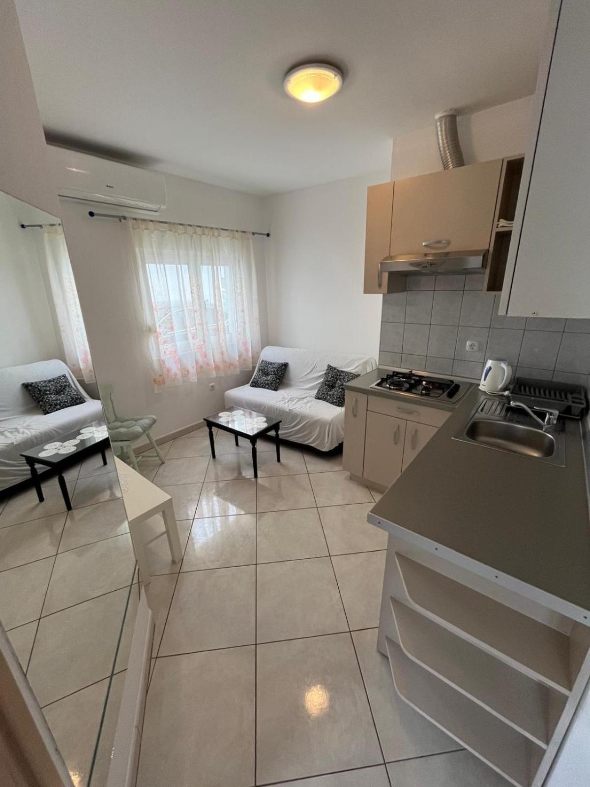 Apartmani Ana Juricev Vodice Exteriör bild