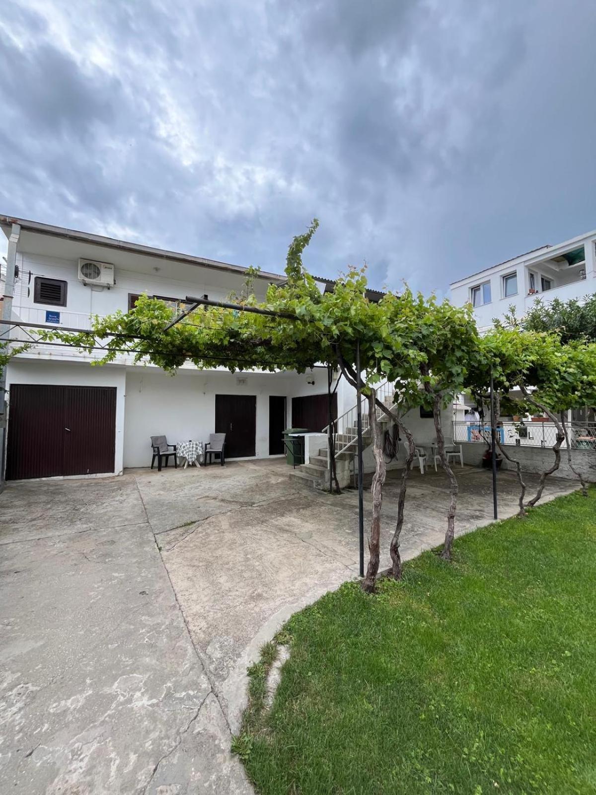 Apartmani Ana Juricev Vodice Exteriör bild