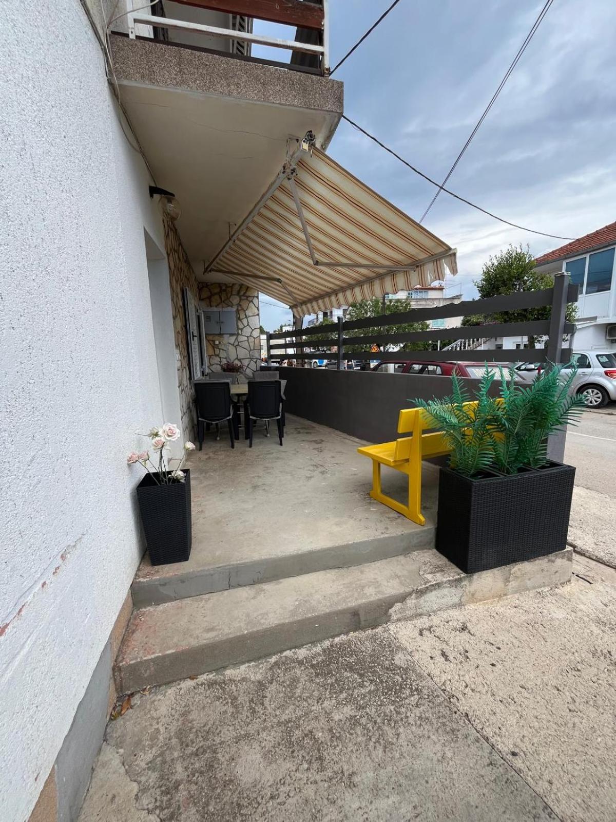 Apartmani Ana Juricev Vodice Exteriör bild