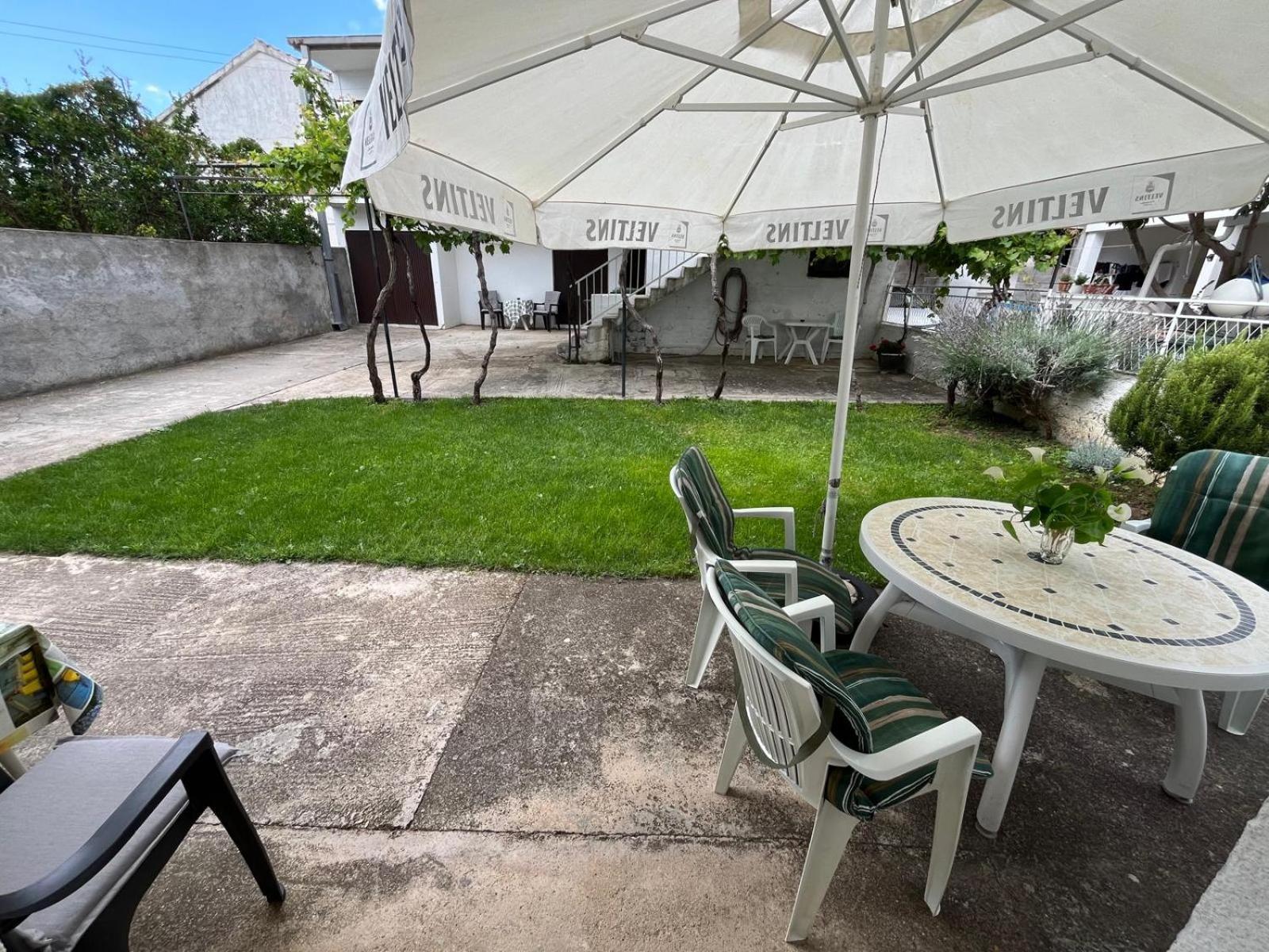 Apartmani Ana Juricev Vodice Exteriör bild