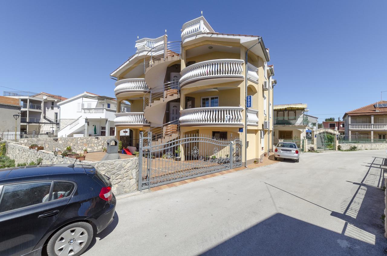 Apartmani Ana Juricev Vodice Exteriör bild